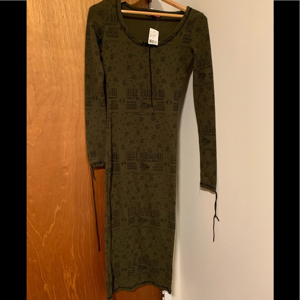 Betsey Johnson midi thermal dress